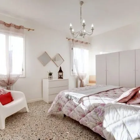 Ca Degli Artisti Apartment *